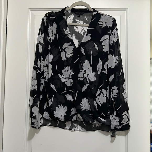 Banana Republic Tops - Banana republic blouse